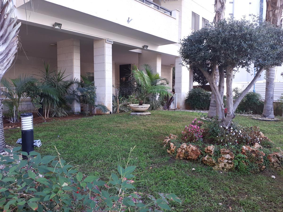 Apartment 2 bedrooms Central Location Asjdod Buitenkant foto